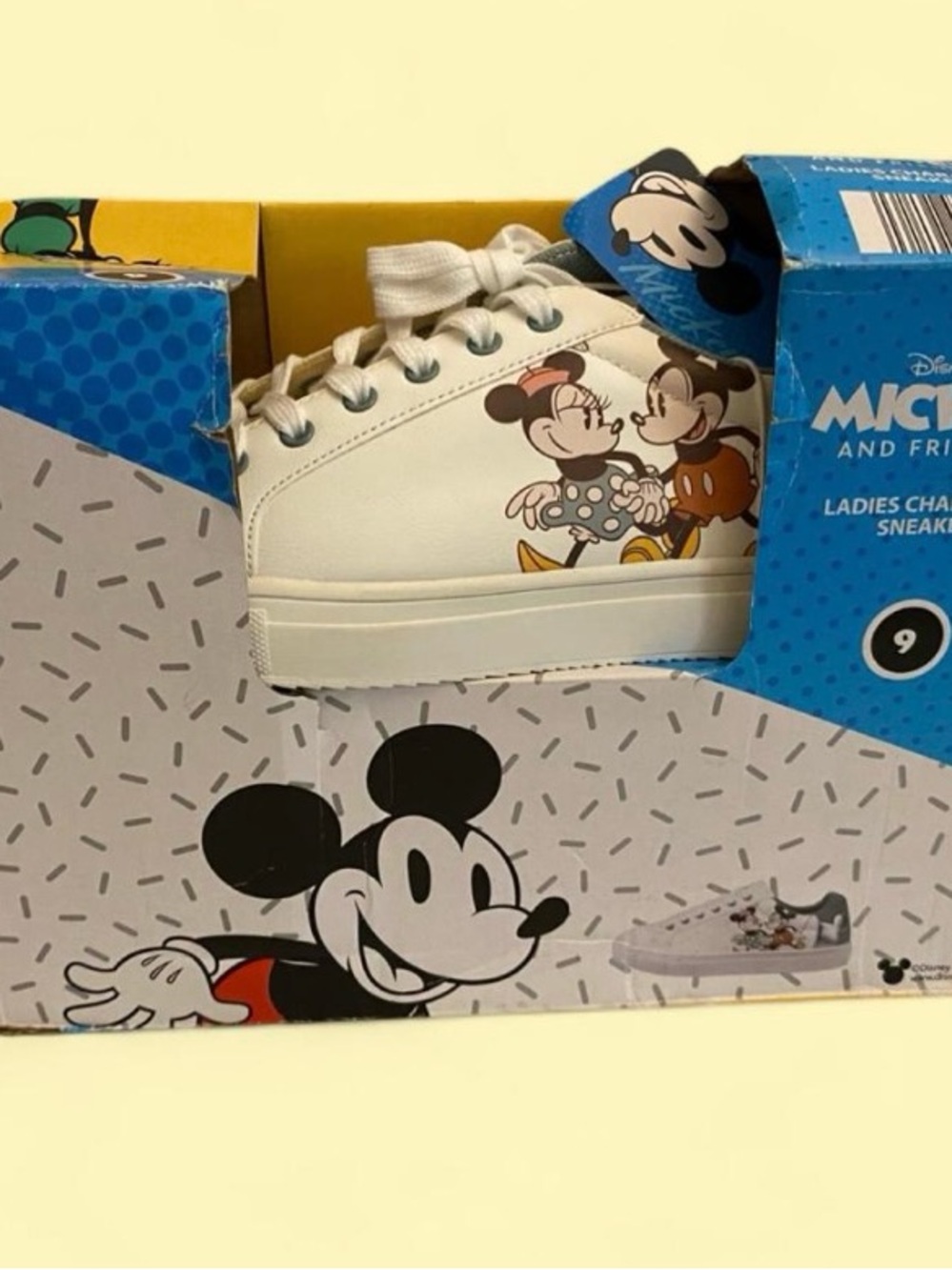 NWT Disney Mickey and Friends Ladies